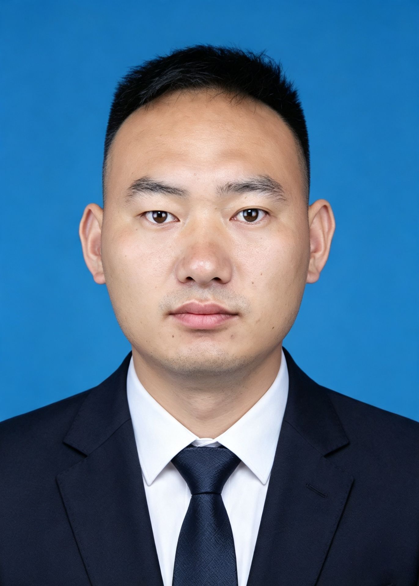 谭伟